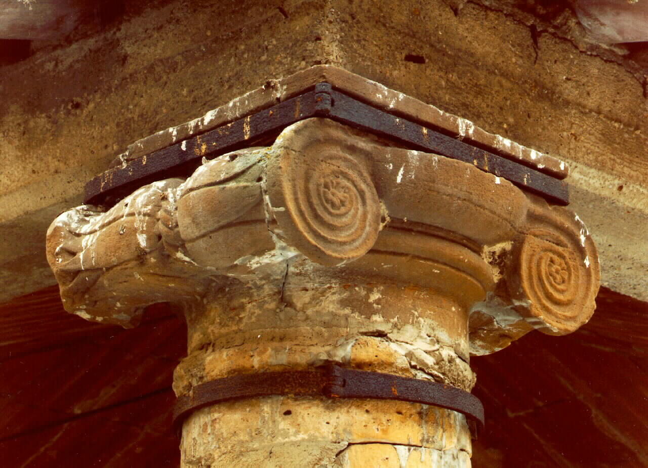 capitello - ionico, serie - ambito siciliano (sec. XIV)