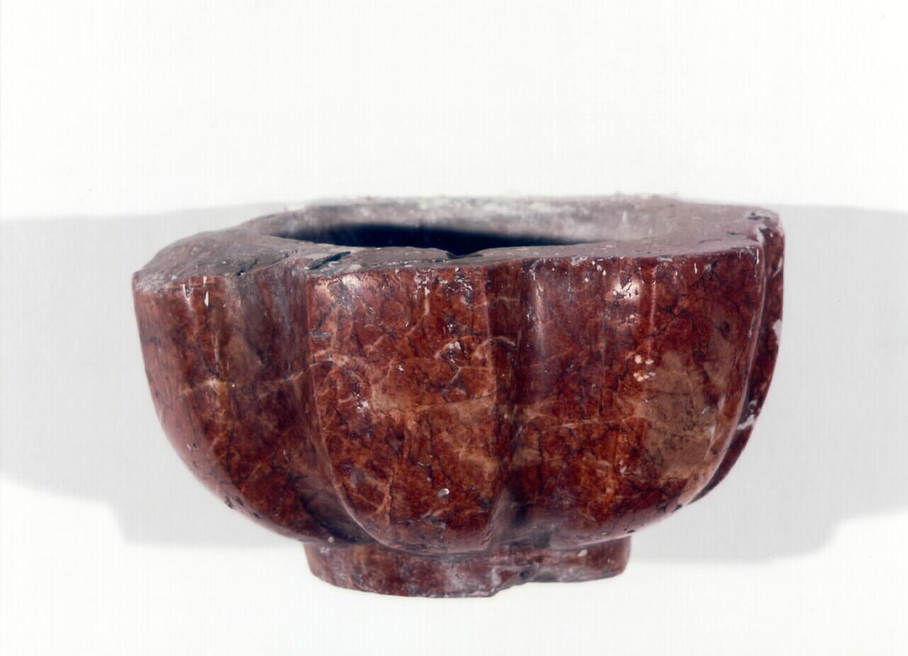 acquasantiera da parete - ambito siciliano (Prima metà sec. XVIII)