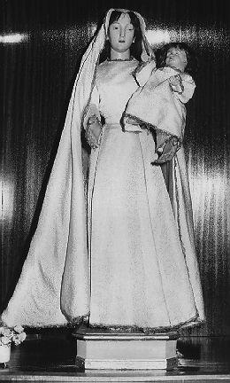 MADONNA CON BAMBINO (statua) di Cipriani Ginese (bottega) (metà sec. XIX)