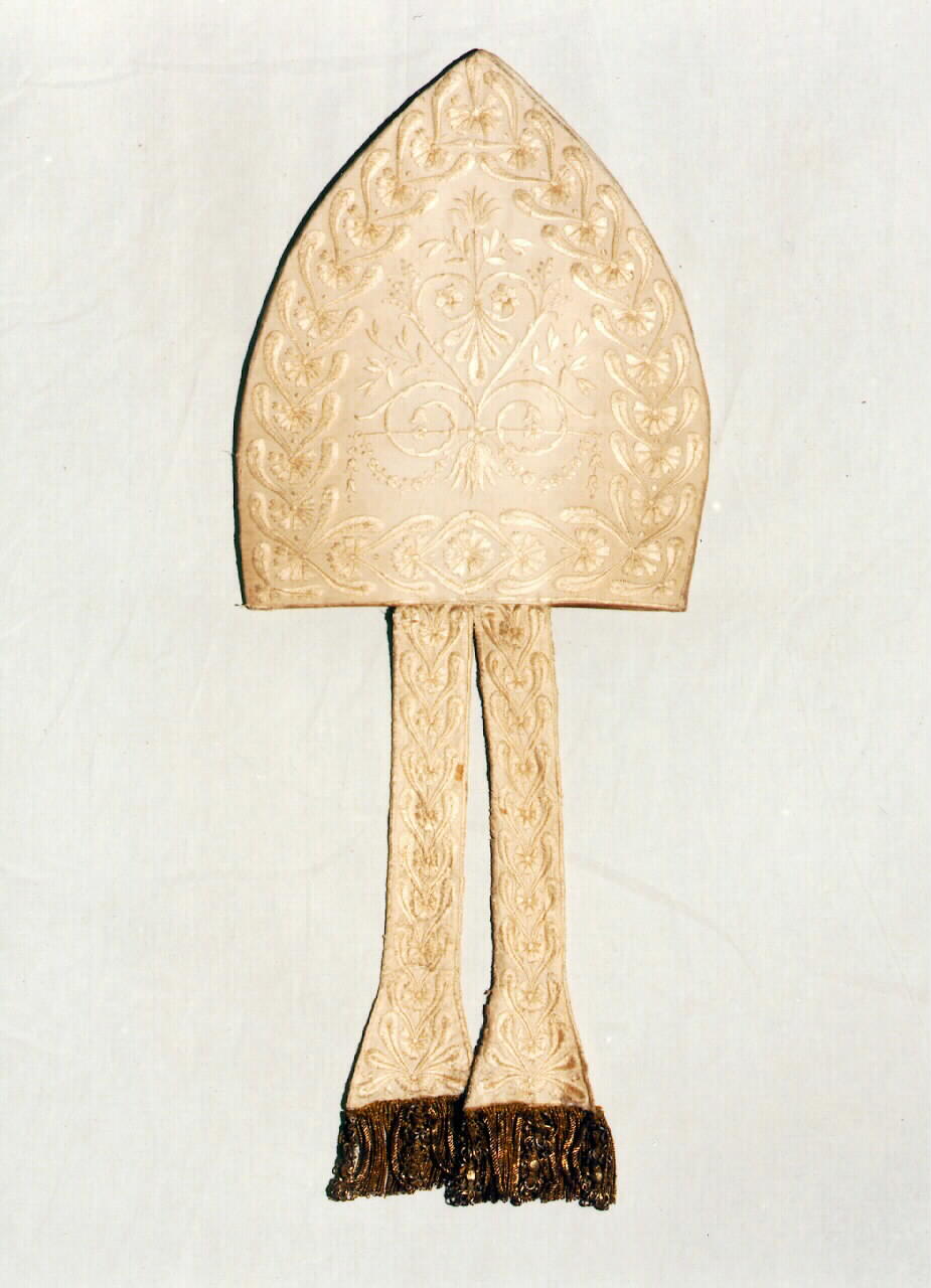 mitra episcopale - manifattura siciliana (Prima metà sec. XIX)