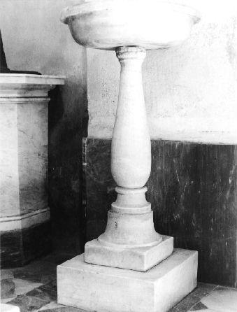 acquasantiera - a fusto - ambito lucchese (fine/inizio secc. XVII/ XVIII)