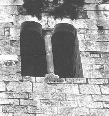 bifora - ambito toscano (secc. XI/ XII)