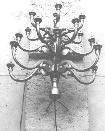 lampadario - a bracci - ambito apuoversiliese (prima metà sec. XX)