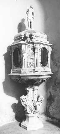 fonte battesimale - a fusto - ambito apuoversiliese (prima metà sec. XVIII)