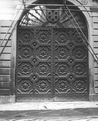 portone - a due battenti - bottega lucchese (fine sec. XVII)