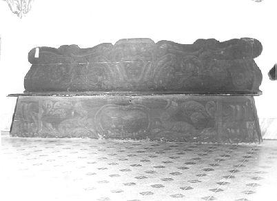 cassapanca - manifattura lucchese (prima metà sec. XVIII)