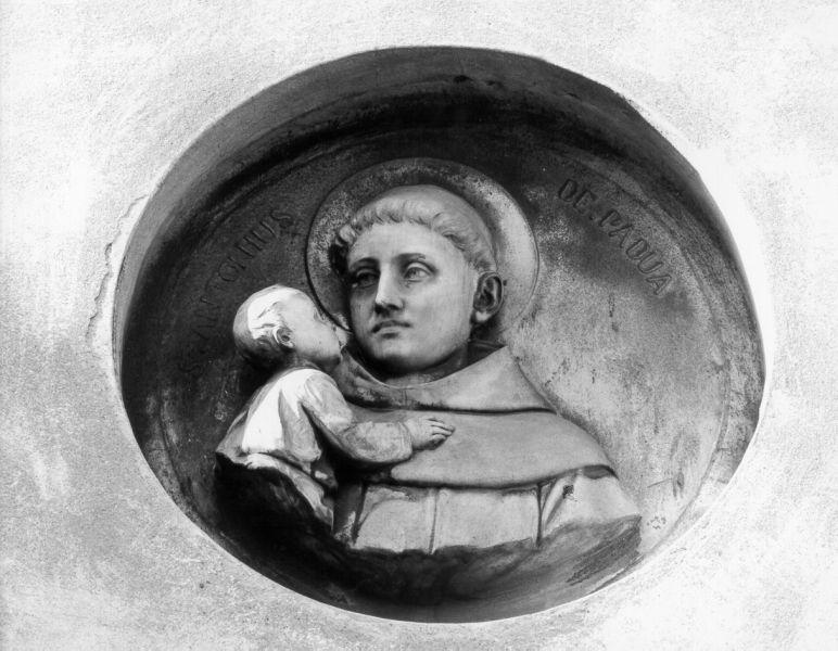 SANT'ANTONIO DA PADOVA (rilievo) di Pochini Vittorio (sec. XX)