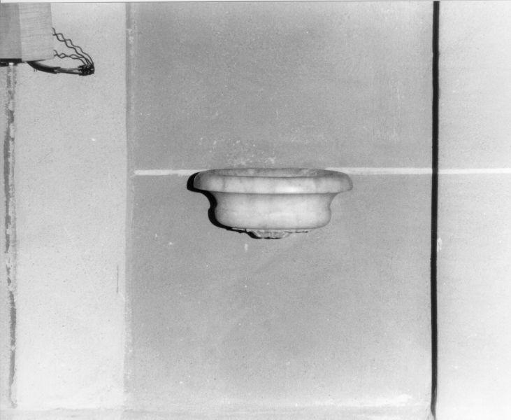 acquasantiera da parete - bottega toscana (seconda metà sec. XIX)