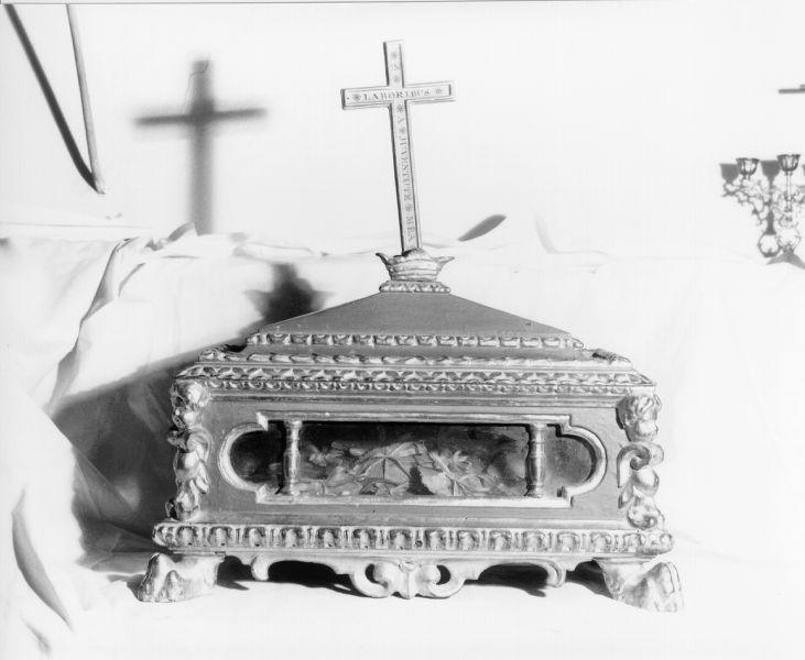 reliquiario a teca - a urna - ambito italiano (prima metà sec. XIX)