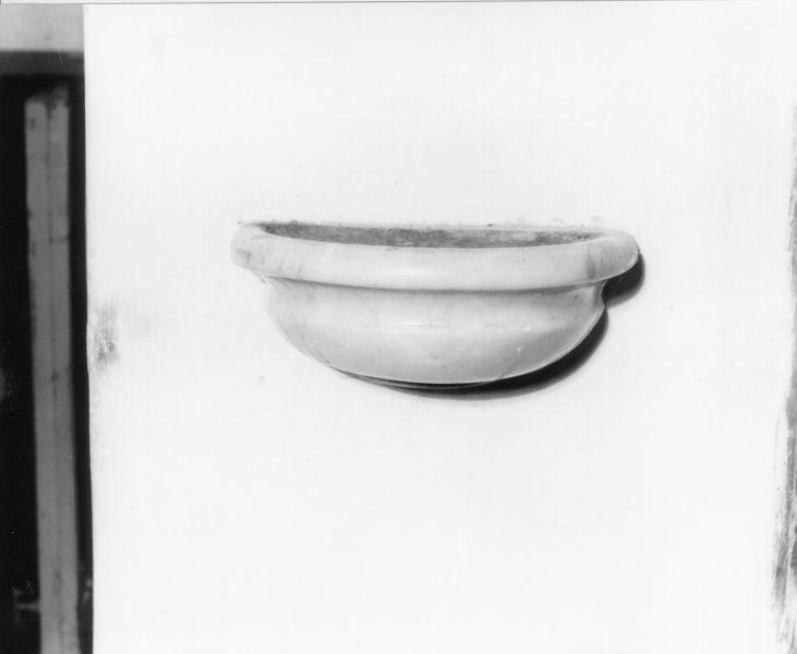 acquasantiera da parete - ambito toscano (metà sec. XVIII)