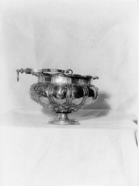 secchiello per l'acqua benedetta - bottega lucchese (sec. XVIII)