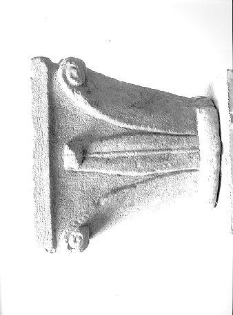 capitello, serie - ambito lunigianese (?) (sec. XV)