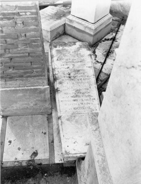 monumento funebre - ambito toscano (terzo quarto sec. XIX)