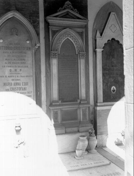 lapide tombale di Becucci F (sec. XX)