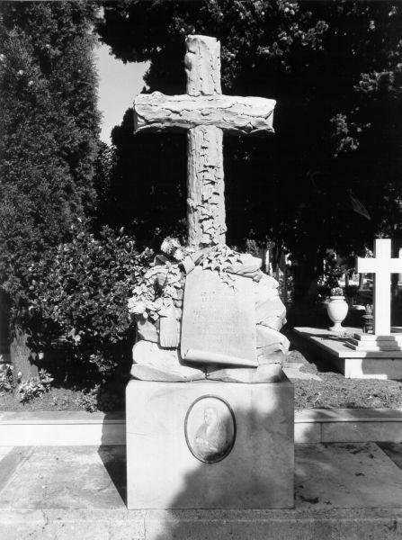 monumento funebre di Becucci G (seconda metà sec. XIX)