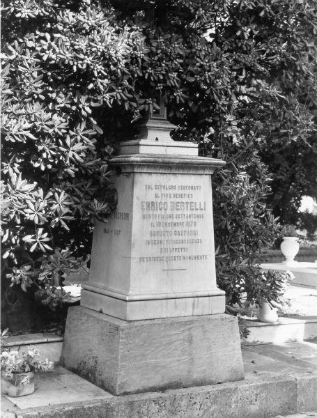 monumento funebre - ambito toscano (seconda metà sec. XIX)