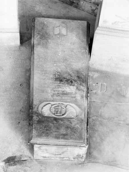 monumento funebre - ambito toscano (terzo quarto sec. XIX)