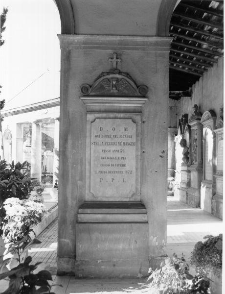 lapide tombale - bottega toscana (seconda metà sec. XIX)