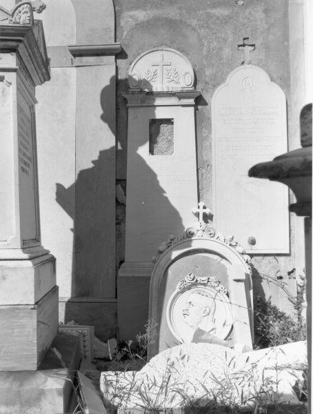 lapide tombale - bottega toscana (fine sec. XIX)