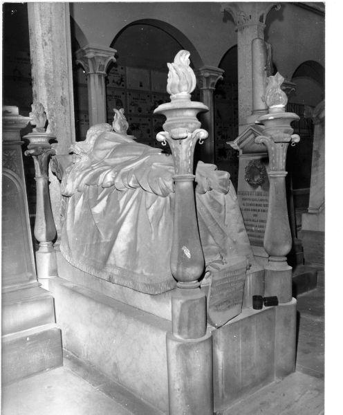 monumento funebre - bottega toscana (ultimo quarto sec. XIX)