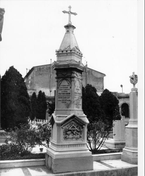 monumento funebre di Bechini F (ultimo quarto sec. XIX)
