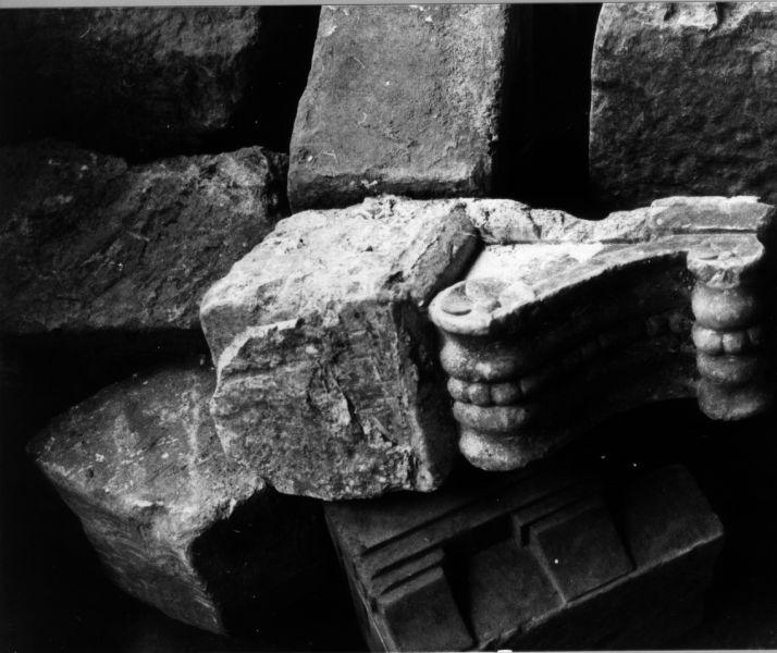 mensola architettonica - bottega toscana (secc. XVI/ XVII)