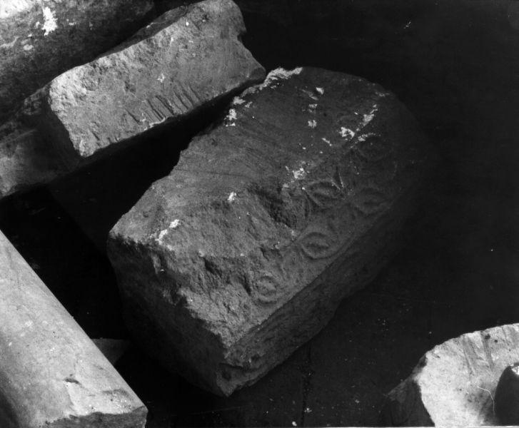 cornice architettonica, frammento - bottega toscana (sec. VIII)