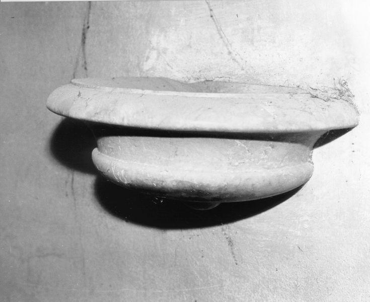 acquasantiera da parete, opera isolata - bottega toscana (sec. XIX)