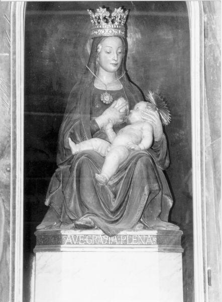 Madonna del latte, Madonna con bambino (scultura, opera isolata) di Civitali Matteo (attribuito) (fine sec. XV)