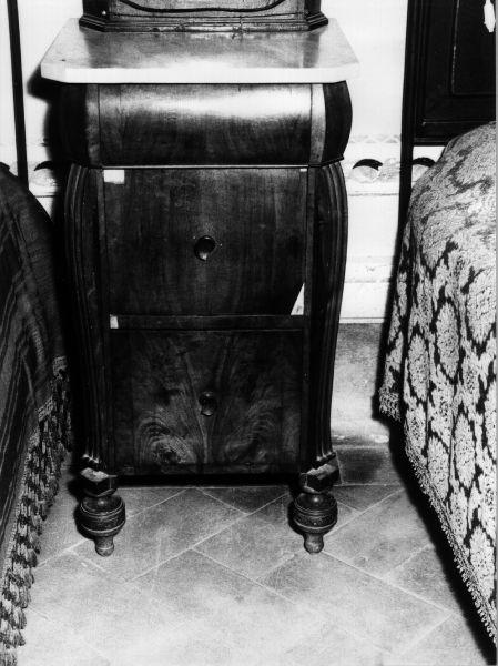 comodino, opera isolata - manifattura italiana (fine sec. XIX)