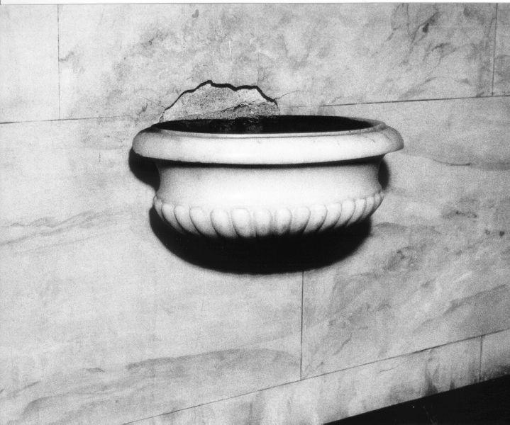 acquasantiera da parete, serie - manifattura toscana (metà sec. XIX)