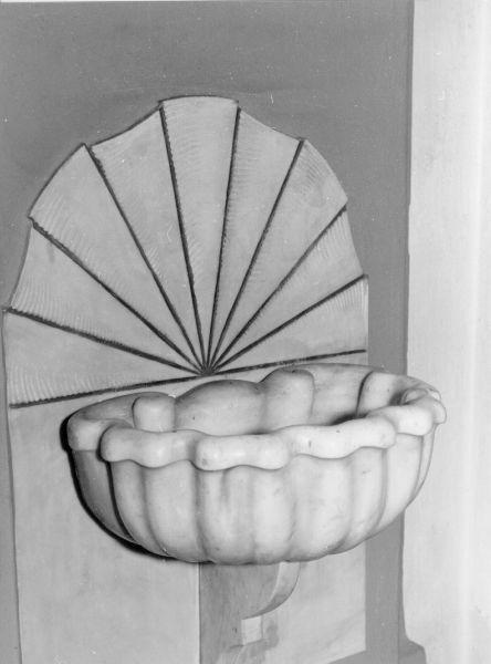 acquasantiera da parete - bottega toscana (sec. XIX)