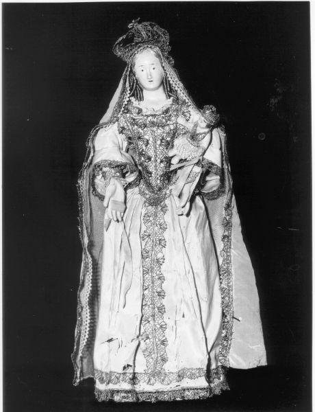 MADONNA CON BAMBINO (statua, opera isolata) - ambito italiano (seconda metà sec. XVIII)