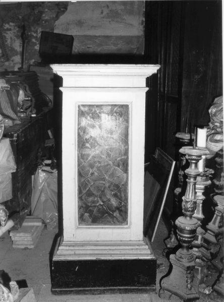 candelabro, serie - bottega toscana (fine/inizio secc. XVIII/ XIX)