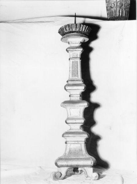 candeliere d'altare, serie - bottega toscana (sec. XVIII)