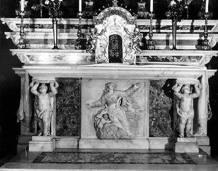 altare maggiore - bottega apuana (sec. XIX)