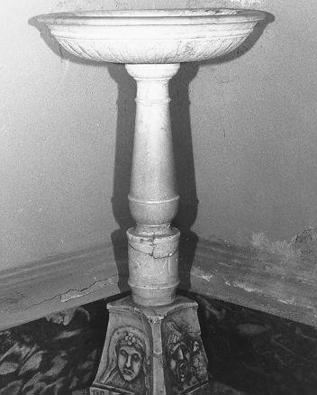 acquasantiera - a fusto - bottega toscana (sec. XVI)