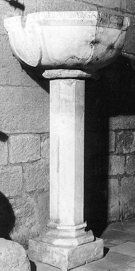 acquasantiera - a fusto - bottega italiana (sec. XV)