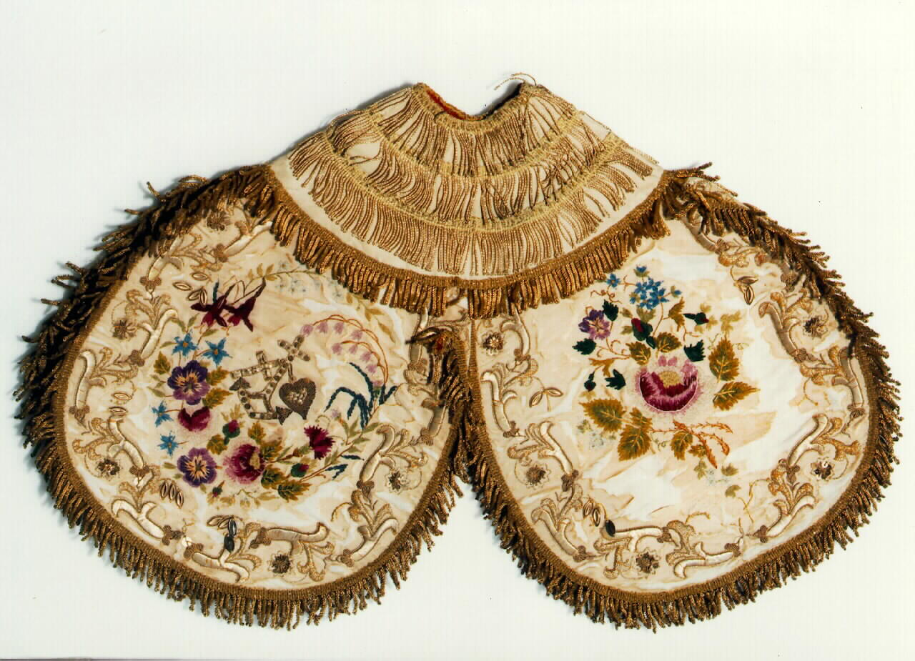 conopeo di pisside - manifattura siciliana (Seconda metà sec. XIX)