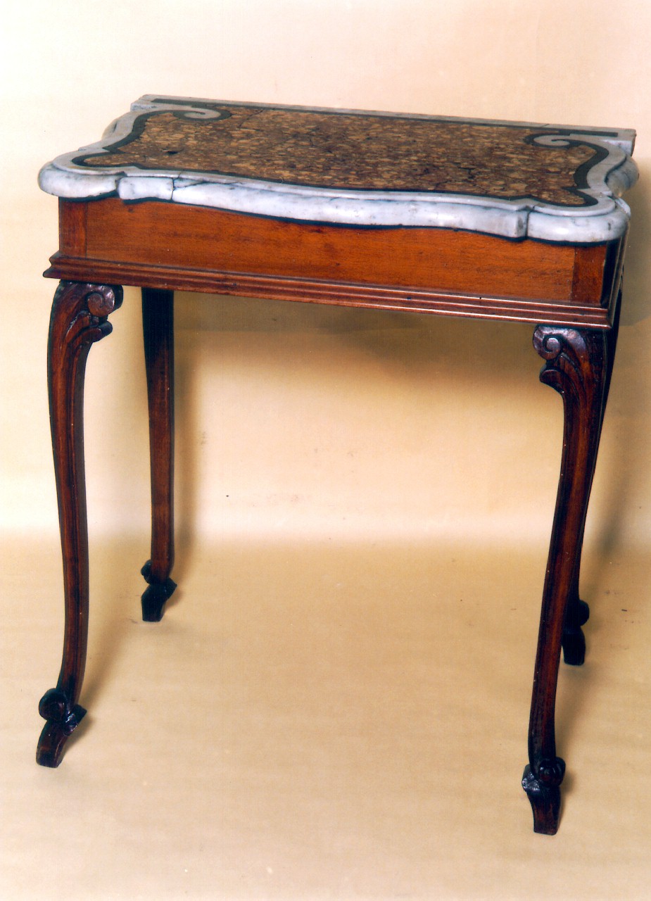 tavolino, serie - ambito siciliano, produzione siciliana (Prima metà, primo quarto sec. XVIII, sec. XX)