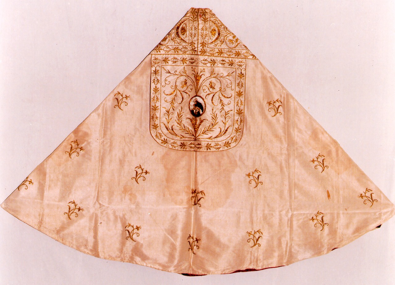 piviale - manifattura siciliana (Prima metà sec. XIX)