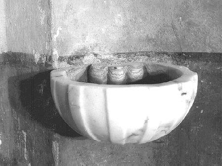 acquasantiera a muro - ambito toscano (sec. XIX)