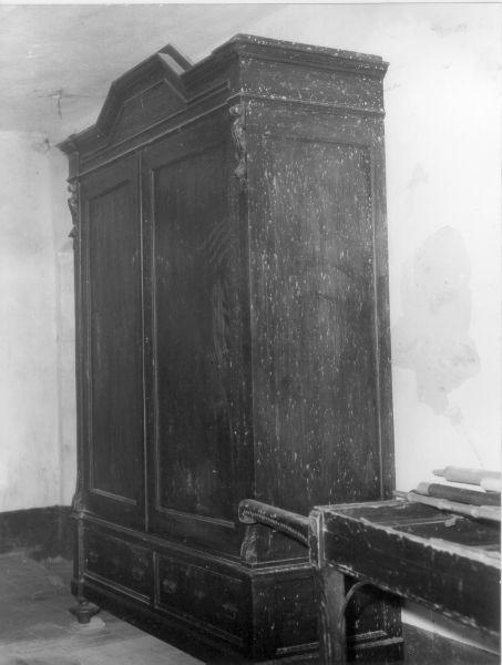 armadio - bottega italiana (inizio sec. XX)