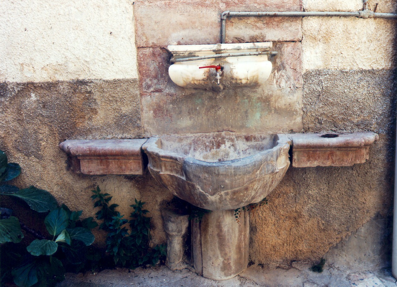 lavabo - ambito siciliano (Seconda metà sec. XVIII, sec. XVIII)