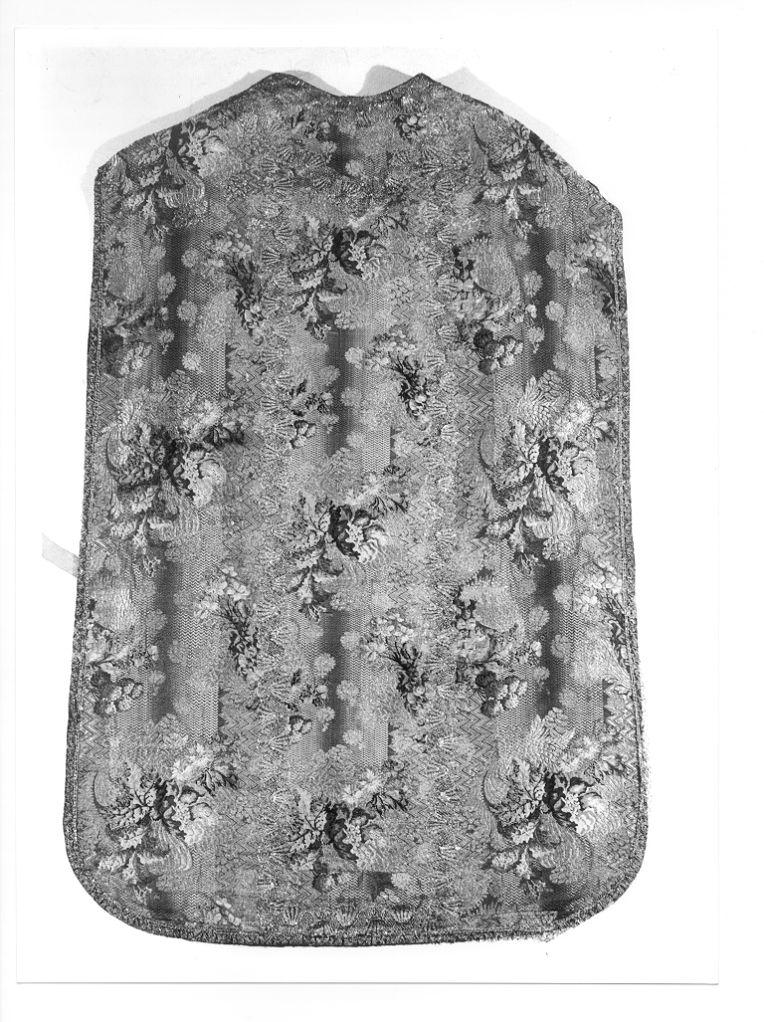 paramento liturgico - manifattura lionese (?) (secondo quarto sec. XVIII)