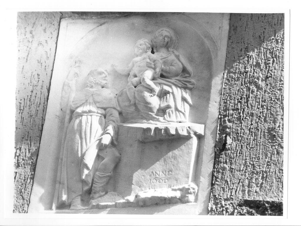 Madonna con Bambino e Santi (rilievo) - bottega apuana (sec. XVII)