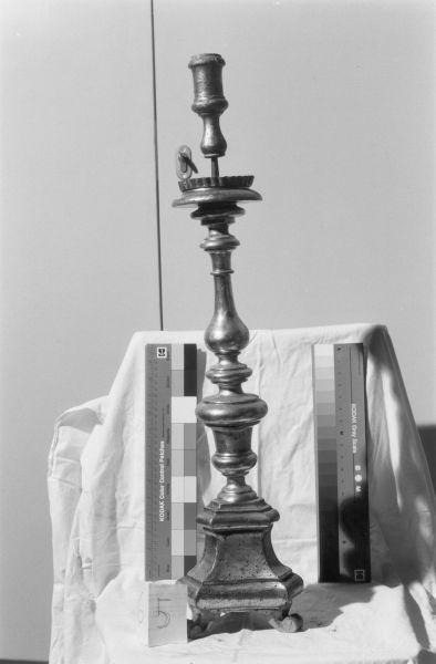 candeliere d'altare - bottega lucchese (seconda metà sec. XVIII)