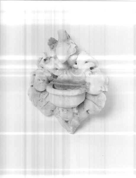 acquasantiera da parete - bottega apuana (?) (inizio sec. XVIII)
