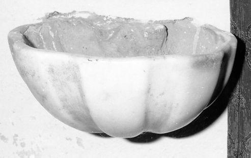 acquasantiera da parete - ambito apuano, ambito lunigianese (sec. XVIII)