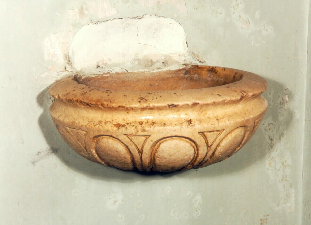 acquasantiera da parete - ambito siciliano (Fine/inizio secc. XVII/ XVIII)